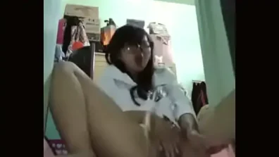 Indonesian lovable cute teen girl masturbate by her dildo and generate a litle squirt